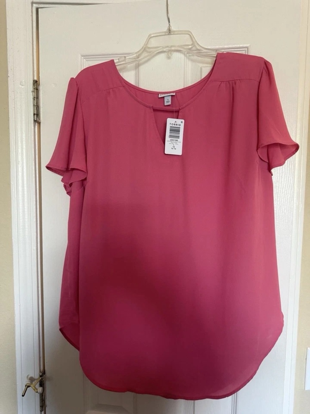 torrid Rose Pink Short Sleeve Keyhole Blouse - Picture 5 of 5